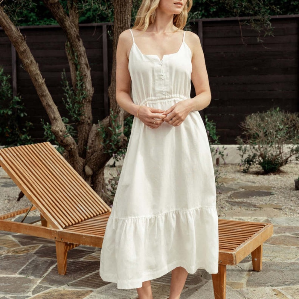 Darling Society white tiered maxi dress. Summer Day Dress. Size M. New with tags